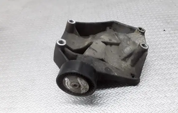 Opel Vectra C A/C compressor mount bracket 428702815