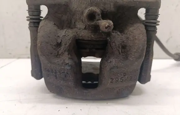Mercedes-Benz GLA W156 Front brake caliper