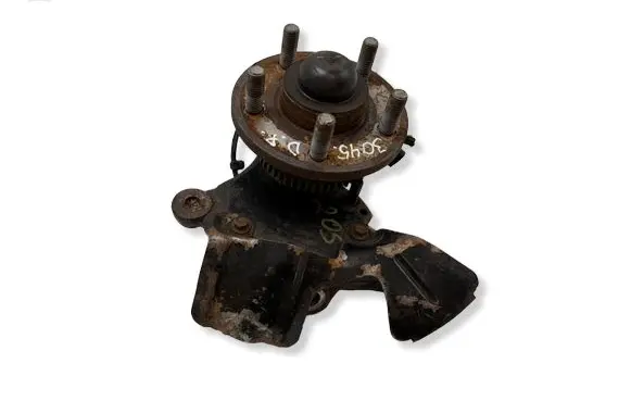 Ford Mustang VI Front wheel hub FR3C3107A