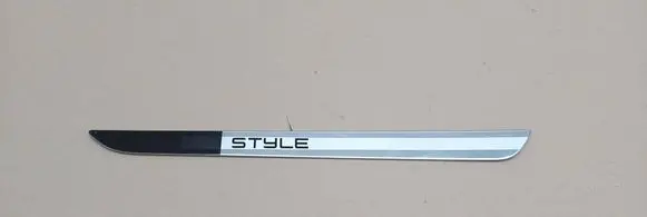 Foot area side trim