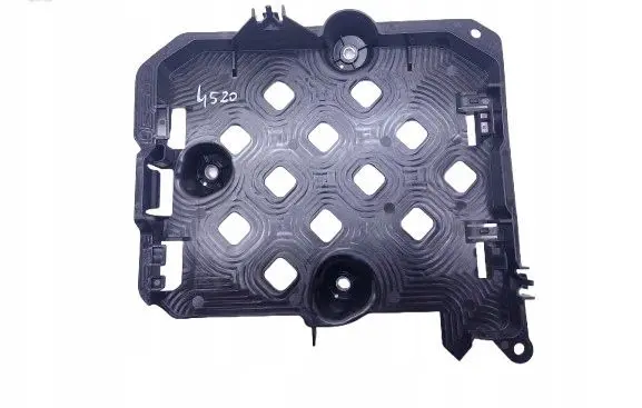 Volkswagen Touareg III Relay mounting block 