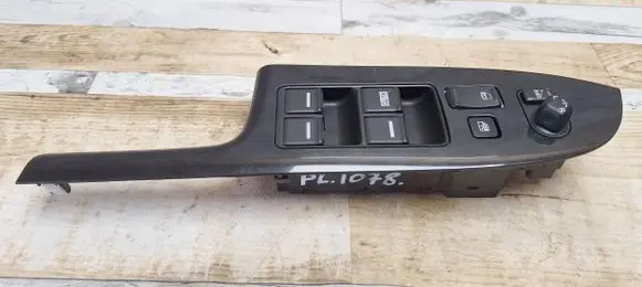 Honda Accord Electric window control switch C8HHH4GMF91 26Z4D135750 26Z4D1