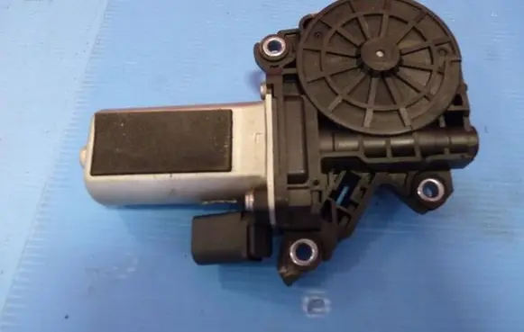 Audi A8 S8 D4 4H Rear door soft close latching motor 4f0837060