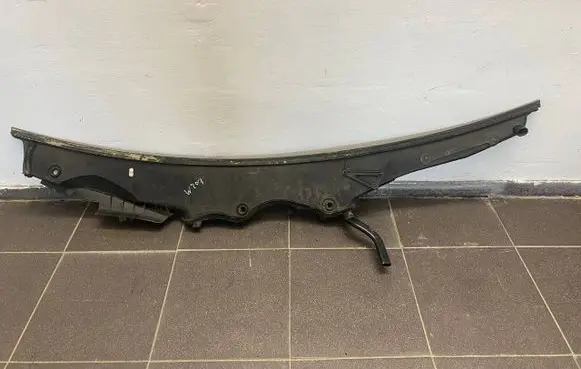 Mercedes-Benz C W203 Wiper trim 2038300813