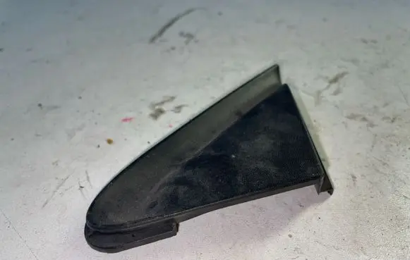 Renault Laguna III Fender end trim 638750005R