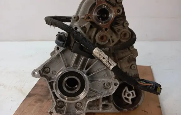 Jaguar F-Pace Gearbox transfer box case GX637K780BB