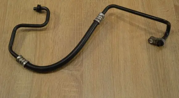 Gearbox oil cooler pipe/hose