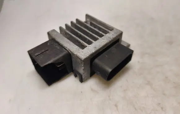 Renault Trafic III (X82) Glow plug pre-heat relay 271203982R 00593925 RCS3112