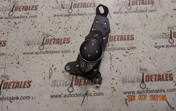Mercedes-Benz E W211 Wing mirror switch