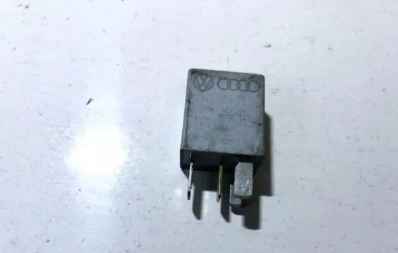 Volkswagen Golf V Other relay 1k0951253 0332011100
