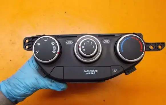 KIA Picanto Interior fan control switch 9725-1Y100