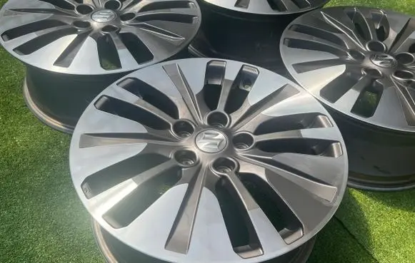 Suzuki Vitara (LY) R17 alloy rim 