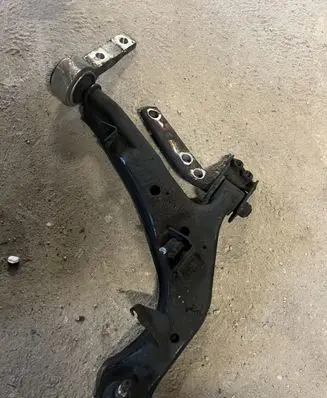 Nissan Primera Front lower control arm/wishbone