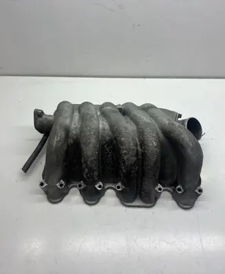 Audi A6 S6 C4 4A Intake manifold 046129713H