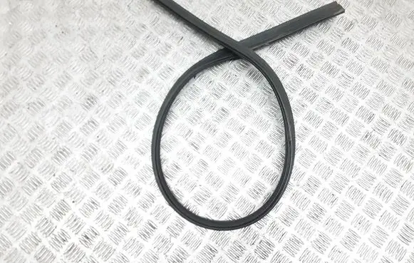 Volvo XC60 Engine compartment rubber 
