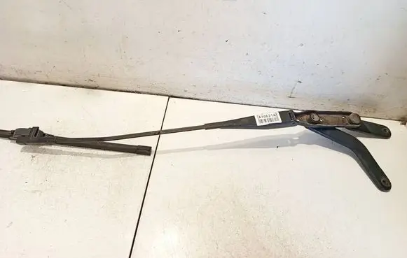 Ford C-MAX I Front wiper blade arm 3m5117526cd