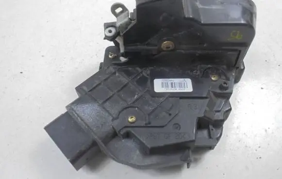 Ford Focus C-MAX Front door lock 3M5AR21812AJ
