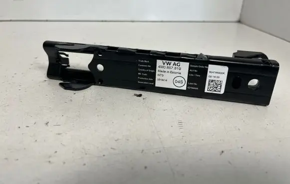 Audi A5 Seat belt height adjuster 4M0857819