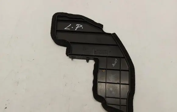 Nissan X-Trail T33 Fender end trim 668986RA0AJLK01