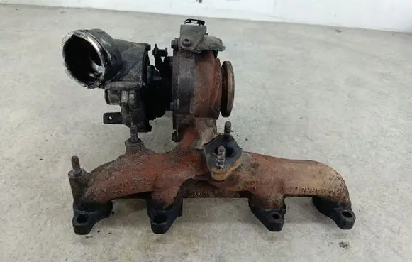 Volkswagen PASSAT B6 Turbo 03G253016HGT1646V