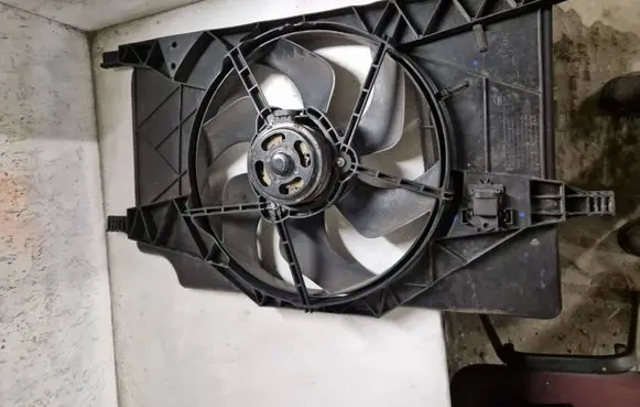 Electric radiator cooling fan