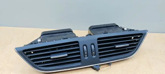 Mercedes-Benz CLS C219 Dash center air vent grill A2198300054