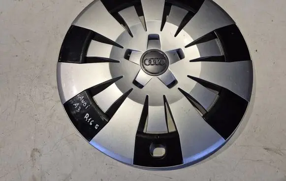 Audi A3 S3 8P R16 wheel hub/cap/trim 8V0601147B