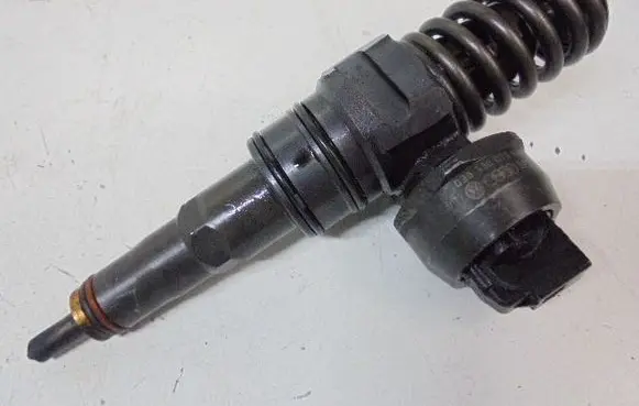 Audi A4 S4 B6 8E 8H Fuel injector 038130073AR
