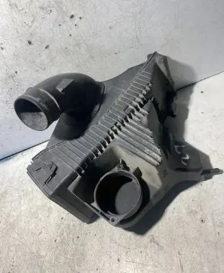 Nissan NV200 Air filter box