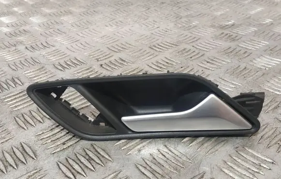 Audi A3 S3 8V Front door interior handle 8V3837020