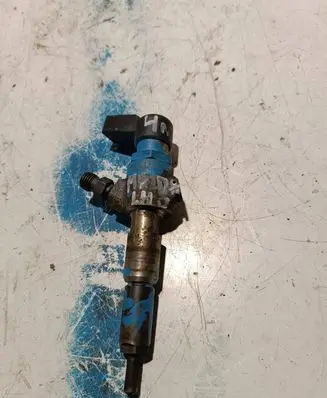 Mazda 2 Fuel injector