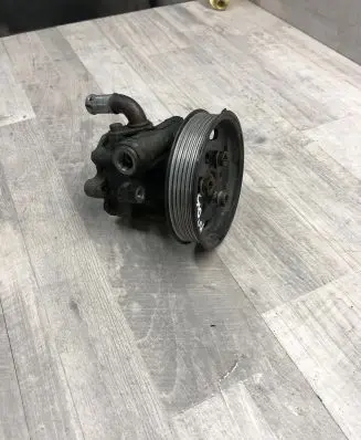 Volkswagen Caddy Power steering pump