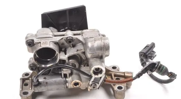Volvo V40 Oil pump 31452517