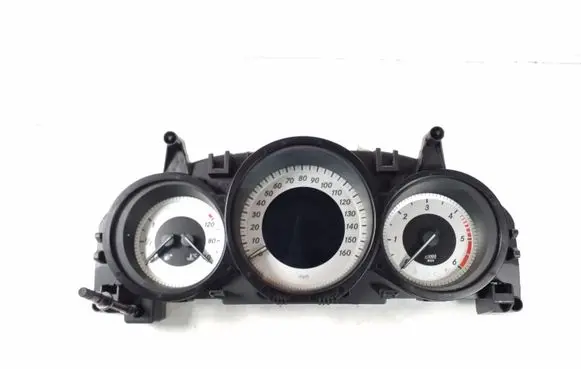Mercedes-Benz C W204 Speedometer (instrument cluster) A2049004408