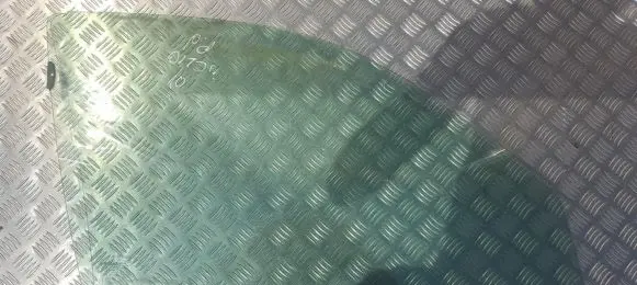 Renault Clio II Front door window glass four-door 