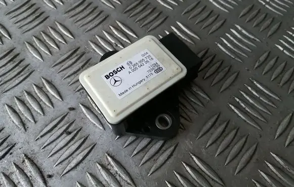 Mercedes-Benz E W212 ESP acceleration yaw rate sensor A0055422618 0265005735