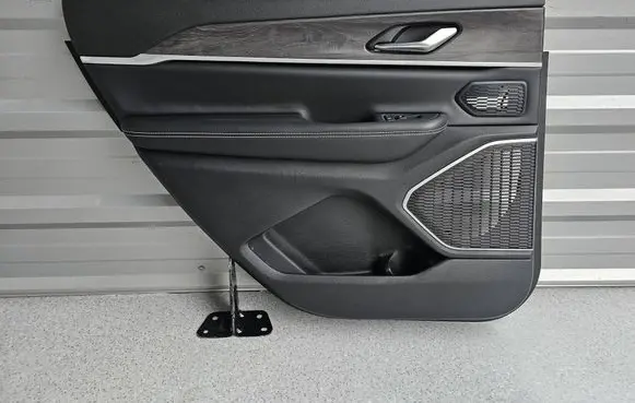 Jeep Grand Cherokee WL Coupe rear side trim panel WLTAPLGCHLONG