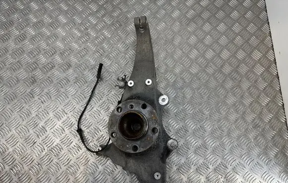 BMW 5 F10 F11 Front wheel hub 