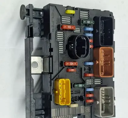 Peugeot 207 CC BSM Control unit 9664055780 BSML1100 L11