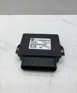 BMW 5 F10 F11 Hand brake control module 6798113 23122010 32620231A