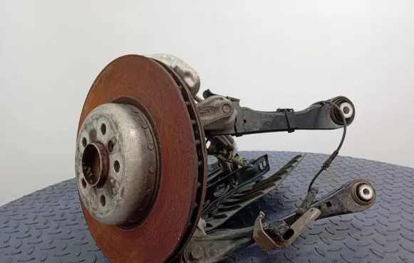 BMW 7 G11 G12 Front wheel hub spindle knuckle 6865662