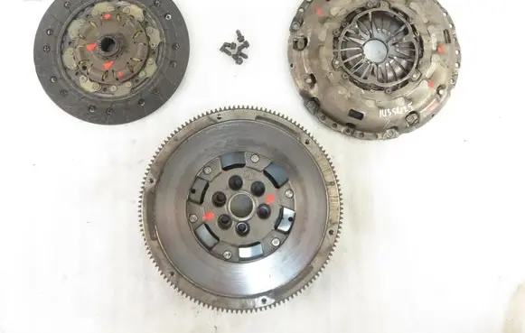 Volkswagen Touran I Dual mass flywheel 324035510 124060710