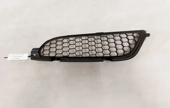 Mitsubishi Eclipse Front bumper lower grill MN142108
