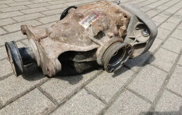 BMW X5 E53 Rear differential 7524892 33107524892 33107524893