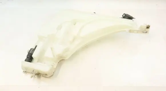 BMW M4 F82 F83 Windshield washer fluid reservoir/tank 7241680 7241664 61667241680