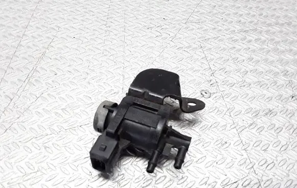 Volkswagen PASSAT B5.5 Turbo solenoid valve 1J0906283A