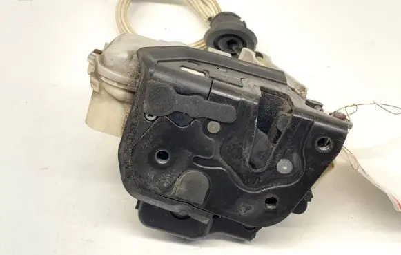 Audi A6 S6 C6 4F Front door lock 4F1837015
