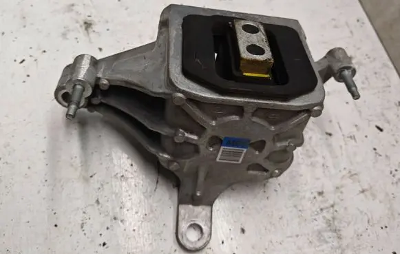 Hyundai Tucson IV NX4 Engine mount bracket 21824N9500