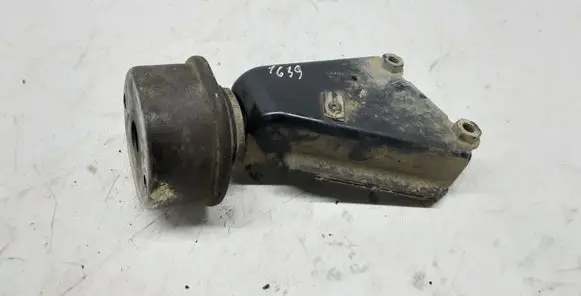 Volkswagen Transporter - Caravelle T4 Gearbox mounting bracket