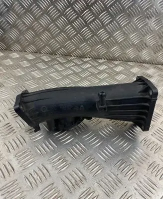 Audi Q7 4L Air intake duct part 059145762A